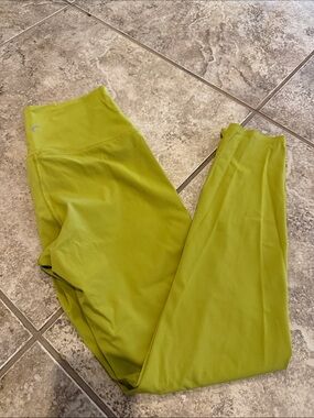 High-Waist Lime Green Active Cropped Leggings